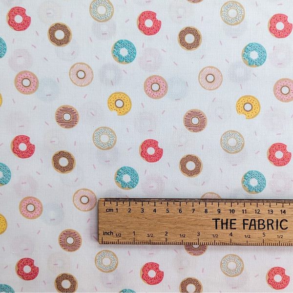 Doughnuts on cream - 100% cotton - Lewis & Irene - Small Things Sweet