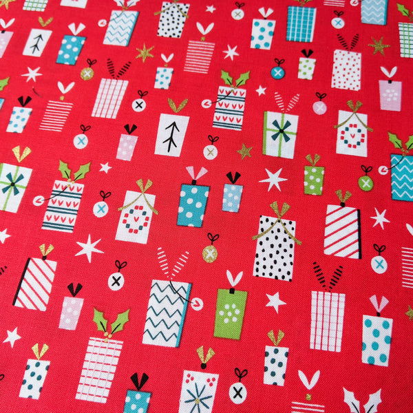Presents on red - 100% cotton - Forest Friends - Dashwood Studio
